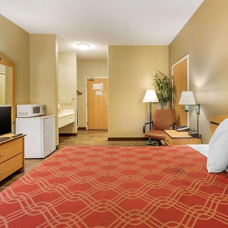 Econo Lodge Airport/Colorado Springs Exterior photo